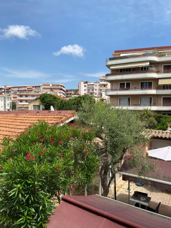 Hotel Le Derby Cagnes-sur-Mer Dış mekan fotoğraf