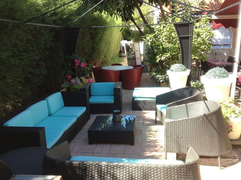 Hotel Le Derby Cagnes-sur-Mer Dış mekan fotoğraf