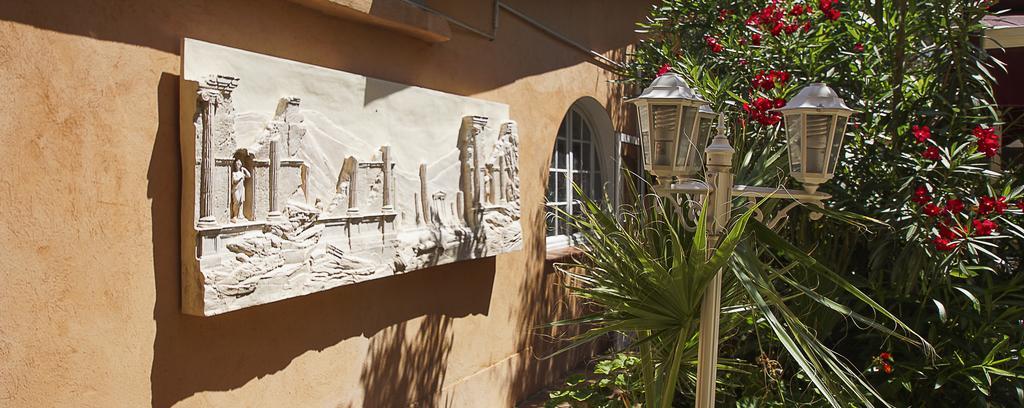 Hotel Le Derby Cagnes-sur-Mer Dış mekan fotoğraf