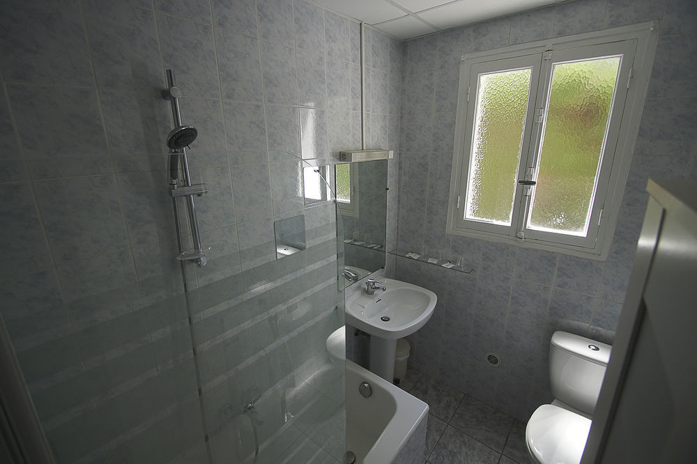 Hotel Le Derby Cagnes-sur-Mer Dış mekan fotoğraf