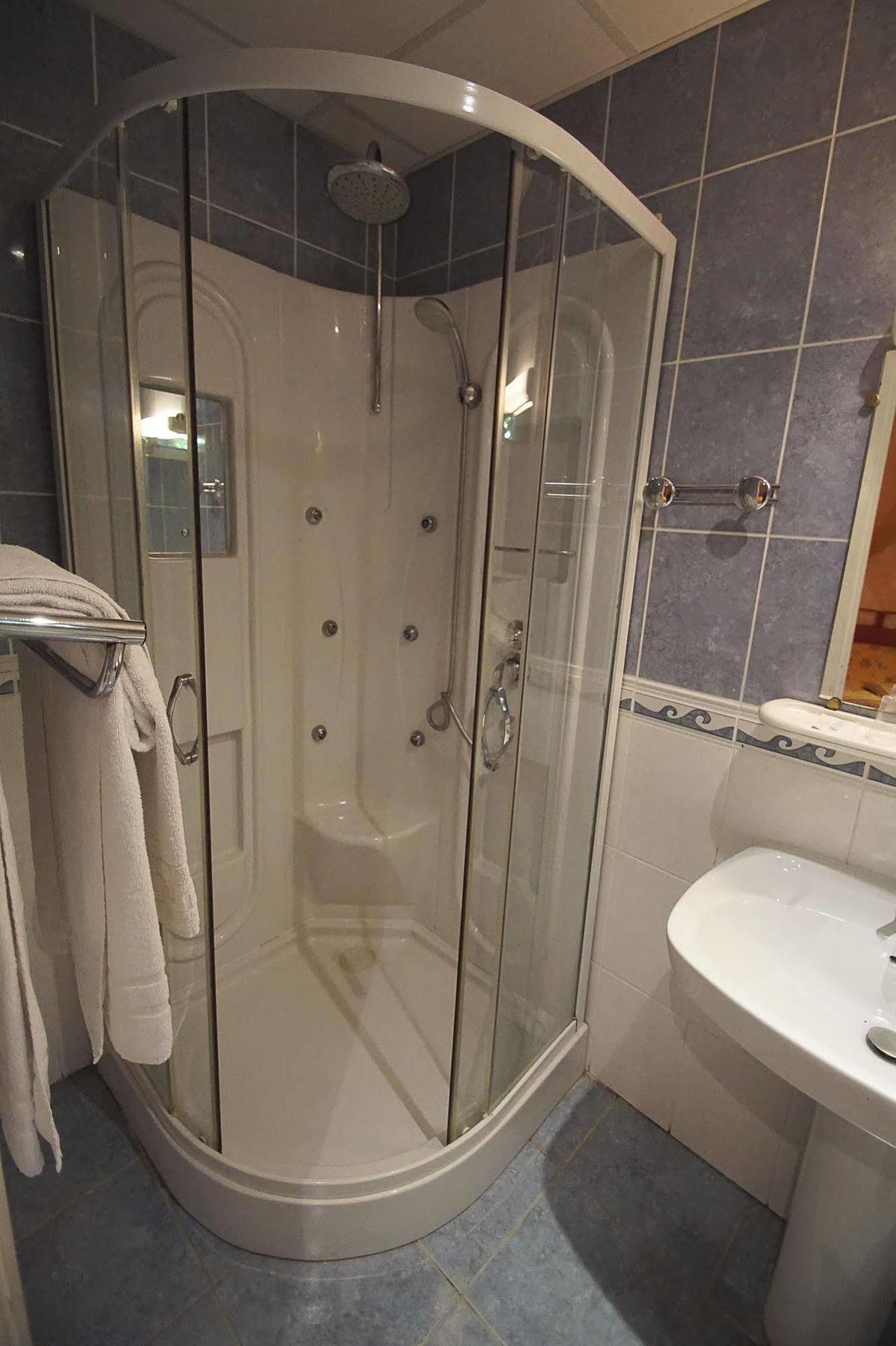 Hotel Le Derby Cagnes-sur-Mer Dış mekan fotoğraf