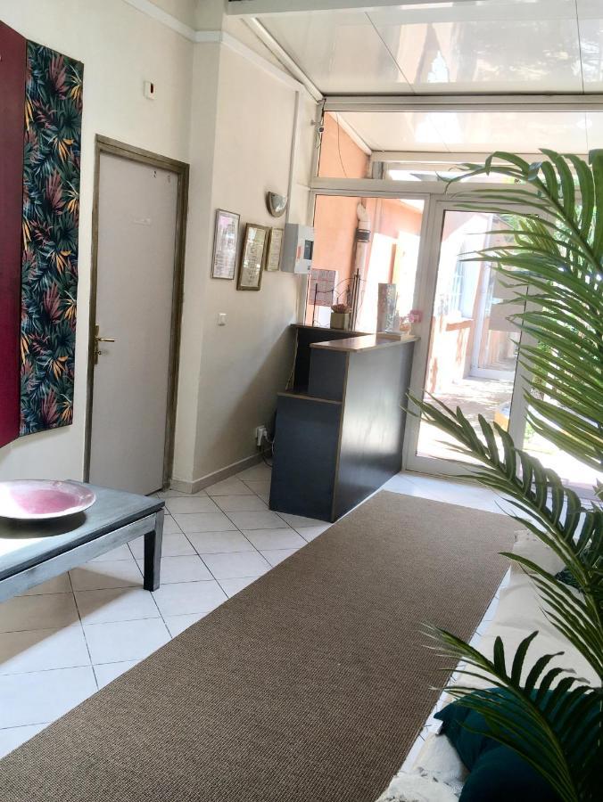 Hotel Le Derby Cagnes-sur-Mer Dış mekan fotoğraf